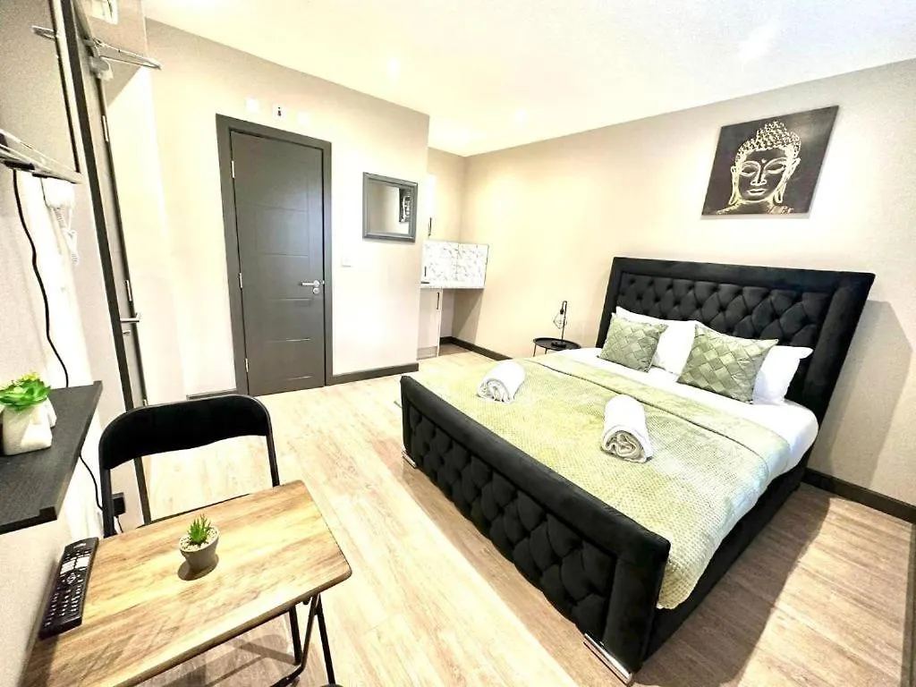 West Drayton Stays - Warwick Yiewsley Guest house